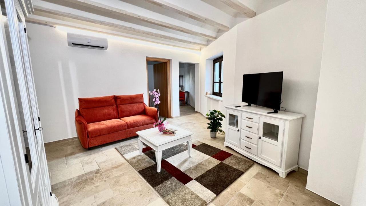 La Casa Di Natalie Apartment Girasole Exterior photo